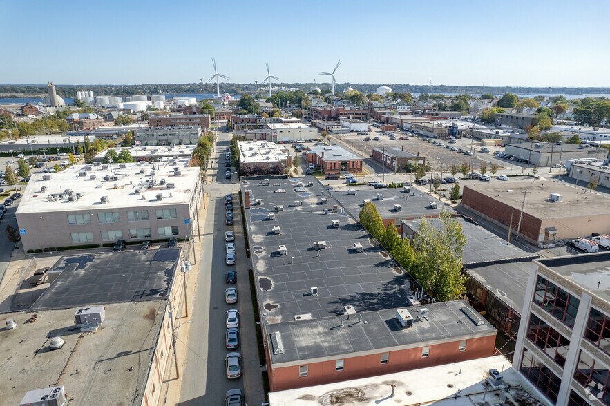 17 Virginia Ave, Providence, RI à louer - Photo du bâtiment - Image 3 de 5