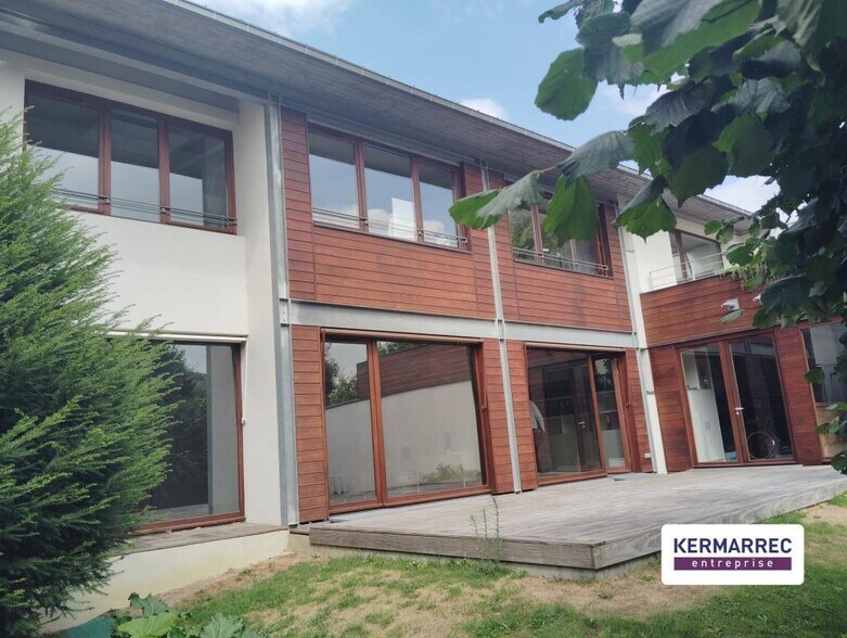 Office in Rennes for lease - Building Photo - Image 1 of 7