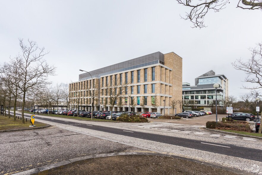 Avebury Blvd, Milton Keynes à louer - Photo du bâtiment - Image 3 de 17