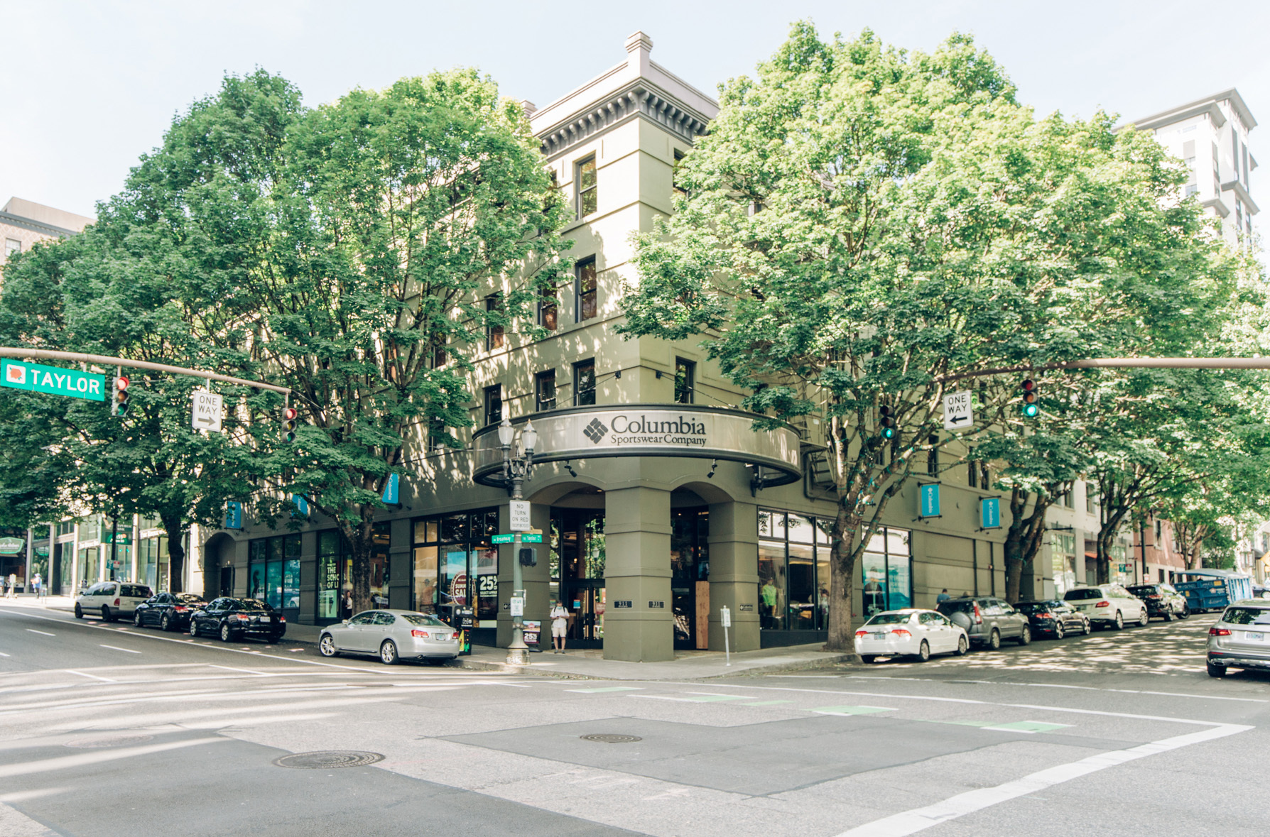 700 SW Taylor St, Portland, OR for lease Building Photo- Image 1 of 8