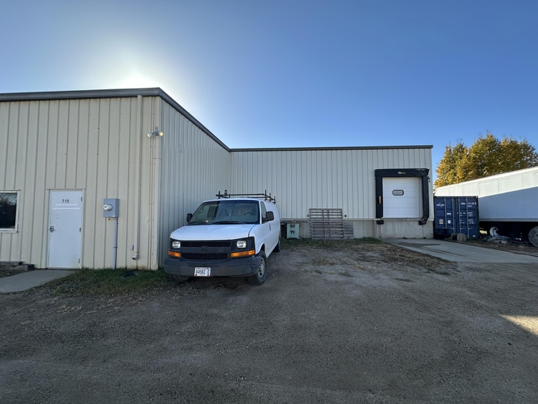 715 Commerce St, Aberdeen, SD for lease - Building Photo - Image 2 of 4