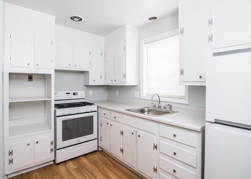 707 Nottingham Rd, Baltimore, MD à vendre - Photo du bâtiment - Image 2 de 21