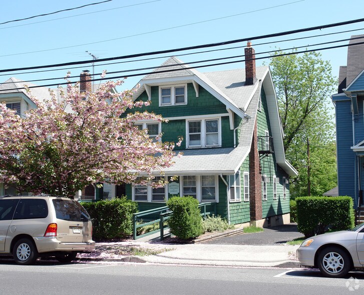 806 Kearny Ave, Kearny, NJ à louer - Photo du bâtiment - Image 2 de 2