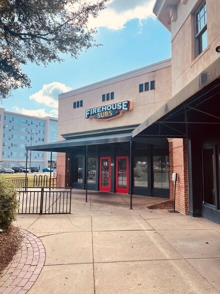 8108 Abercorn St, Savannah, GA for lease - Building Photo - Image 1 of 27