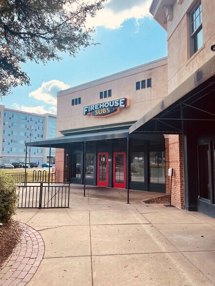 8108 Abercorn St, Savannah, GA à louer - Photo du bâtiment - Image 1 de 27