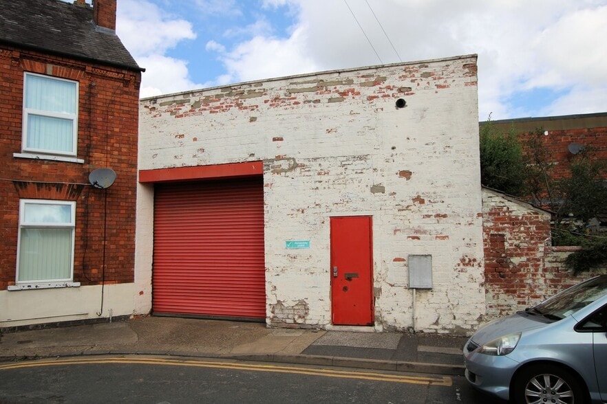 156-158 Burton Rd, Lincoln for sale - Building Photo - Image 2 of 11