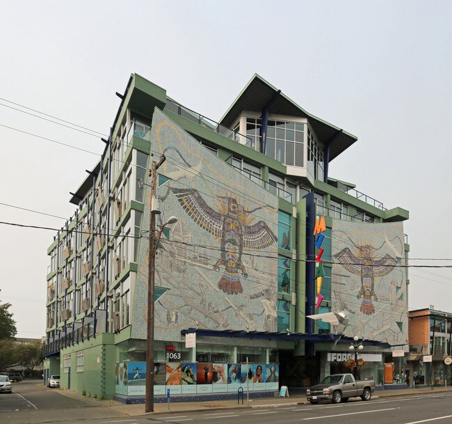 Plus de détails pour 1057-1061 Fort St, Victoria, BC - Commerce de détail à louer