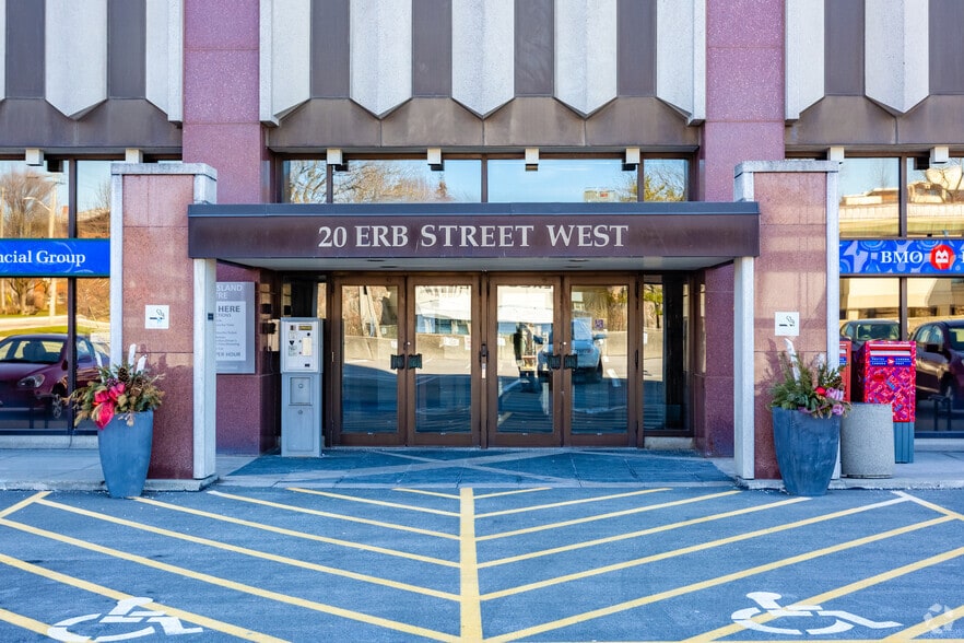 20 Erb St W, Waterloo, ON for lease - Building Photo - Image 2 of 5