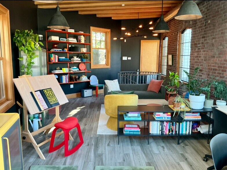 192 Belgrade Ave, Roslindale, MA à vendre - Photo du bâtiment - Image 2 de 20