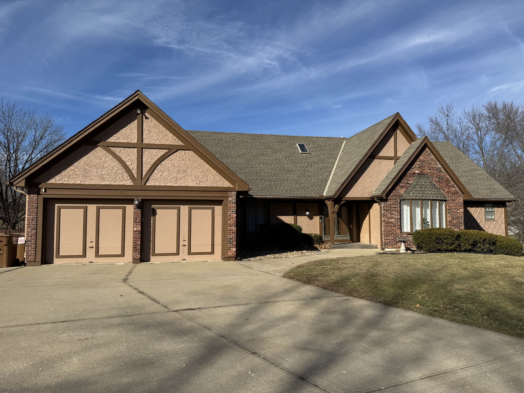 Luxury STR & MTR Portfolio, Kansas City portfolio of 1 properties for sale on LoopNet.ca Building Photo- Image 1 of 17
