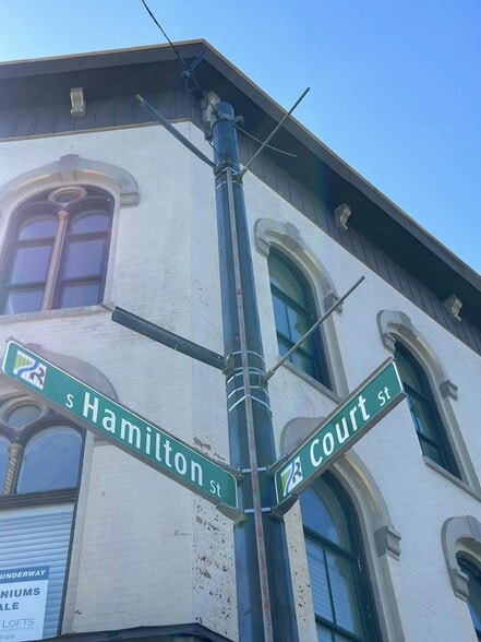 400 Court St, Saginaw, MI for lease - Building Photo - Image 3 of 8