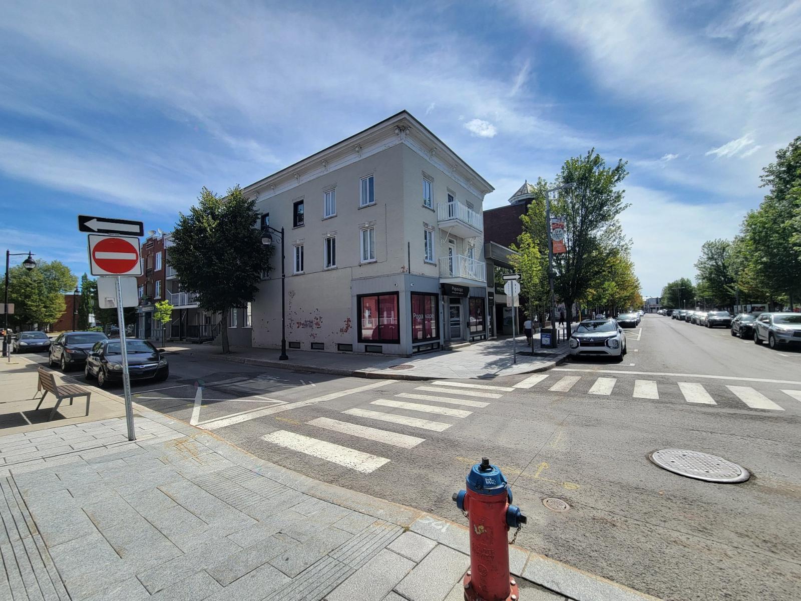 445 Rue Saint-Viateur, Joliette, QC à louer Photo principale- Image 1 de 2