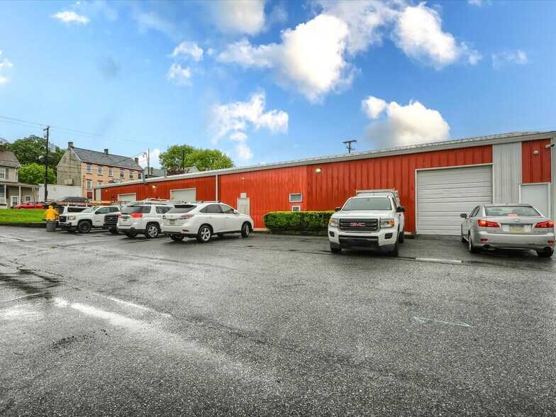 610 Front St, Catasauqua, PA à vendre - Photo du bâtiment - Image 3 de 32