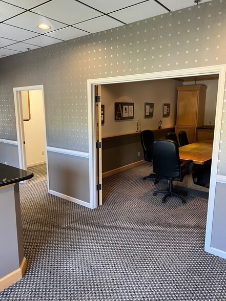 34237 Highway 6, Edwards, CO for lease - Interior Photo - Image 2 of 14