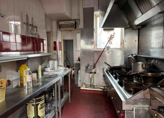 Plus de détails pour 23 Gloucester St, Stroud - Commerce de détail à vendre