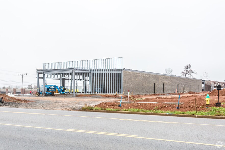 620 Dunlop Ln, Clarksville, TN à louer - Photo du bâtiment - Image 2 de 5