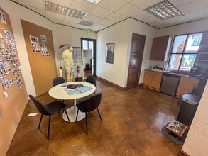 51555 Desert Club Dr, La Quinta, CA à louer Photo intérieure- Image 2 de 6