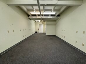 4949 E. Kings Canyon Blvd, Fresno, CA for lease Interior Photo- Image 1 of 5