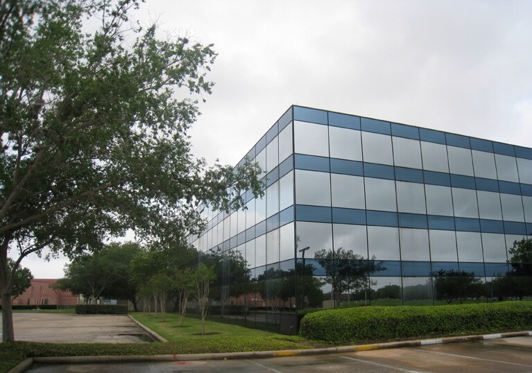 16840 Buccaneer Ln, Clear Lake City, TX à louer - Photo du bâtiment - Image 3 de 4