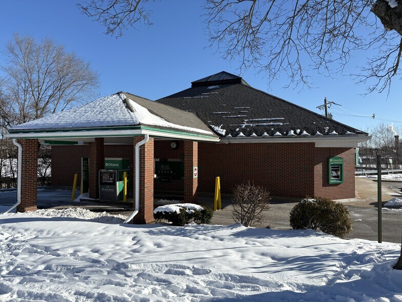 10 Constitutional Way, Somersworth, NH à louer - Photo du bâtiment - Image 3 de 16