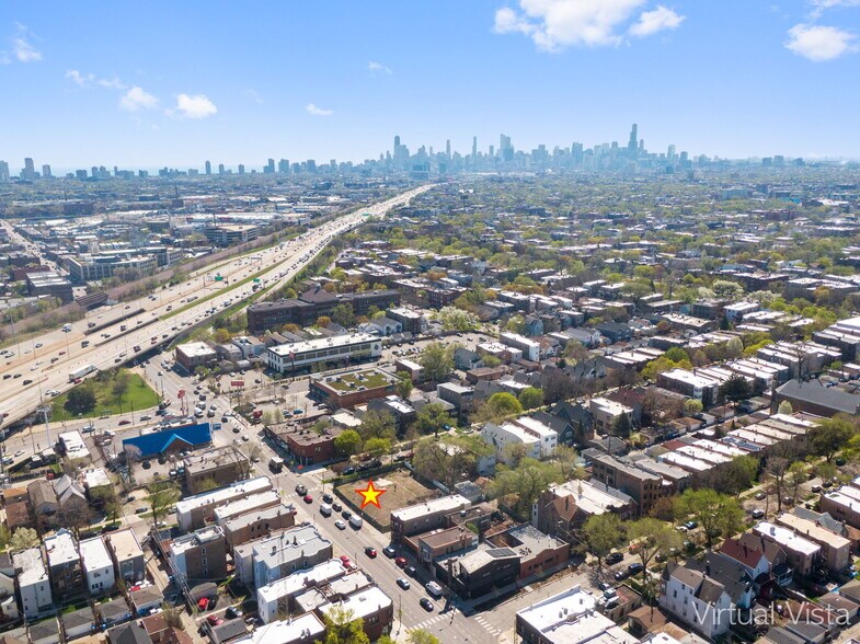 2758 Mozart st, Chicago, IL for sale - Building Photo - Image 2 of 15