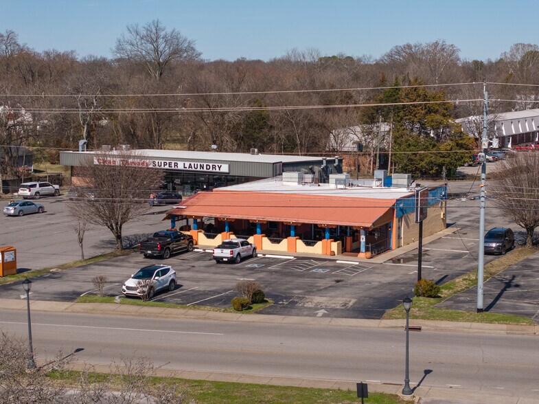 1111 Greenland Dr, Murfreesboro, TN à vendre - Photo du bâtiment - Image 2 de 6