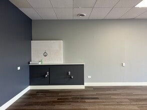 901-955 W Wise Rd, Schaumburg, IL à louer Photo intérieure- Image 2 de 6