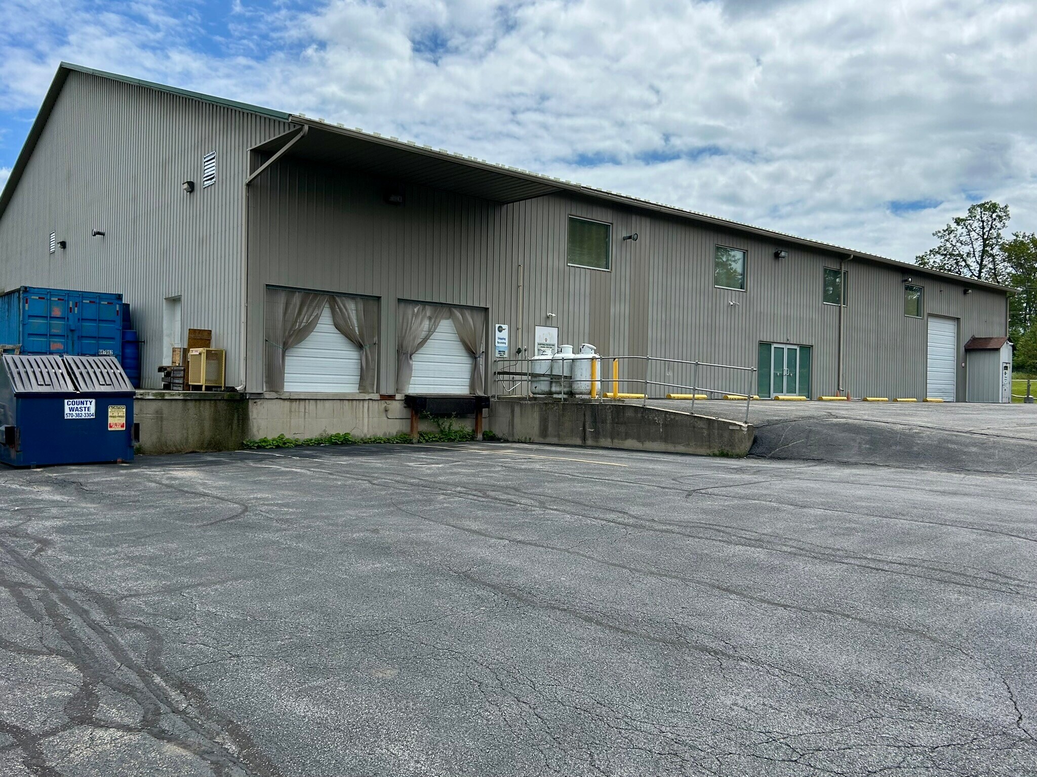 137 Market Way, Mount Pocono, PA à vendre Photo du bâtiment- Image 1 de 1