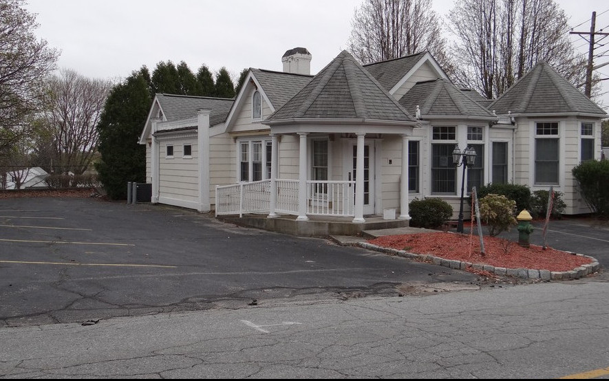 1339 Smith St, North Providence, RI à vendre - Photo du bâtiment - Image 1 de 1