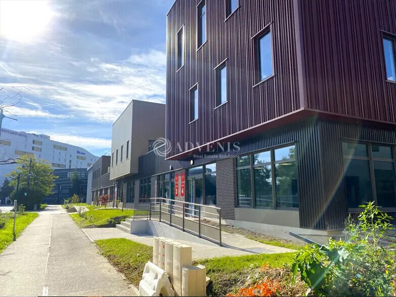 Flex dans Gennevilliers à louer - Photo du bâtiment - Image 2 de 12