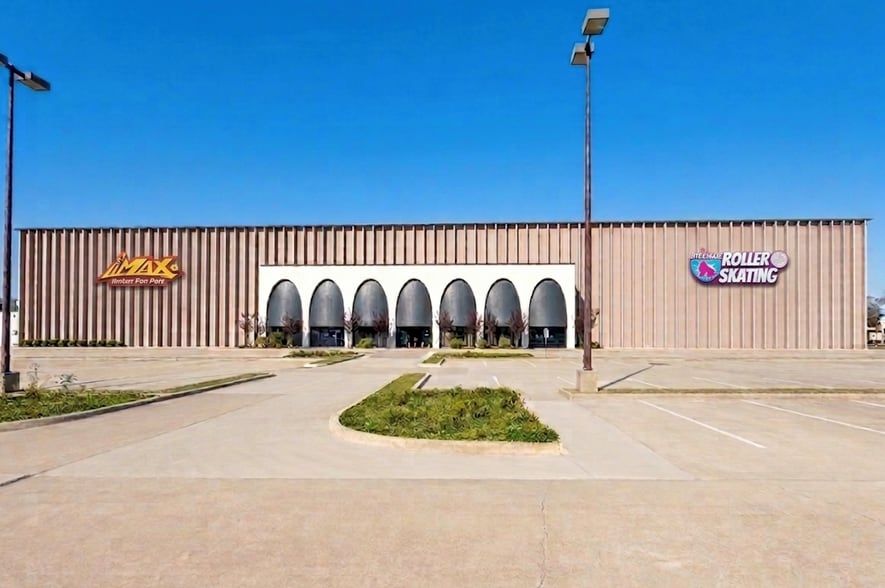 4355 Lyndon B Johnson Fwy, Dallas, TX for lease - Primary Photo - Image 1 of 6
