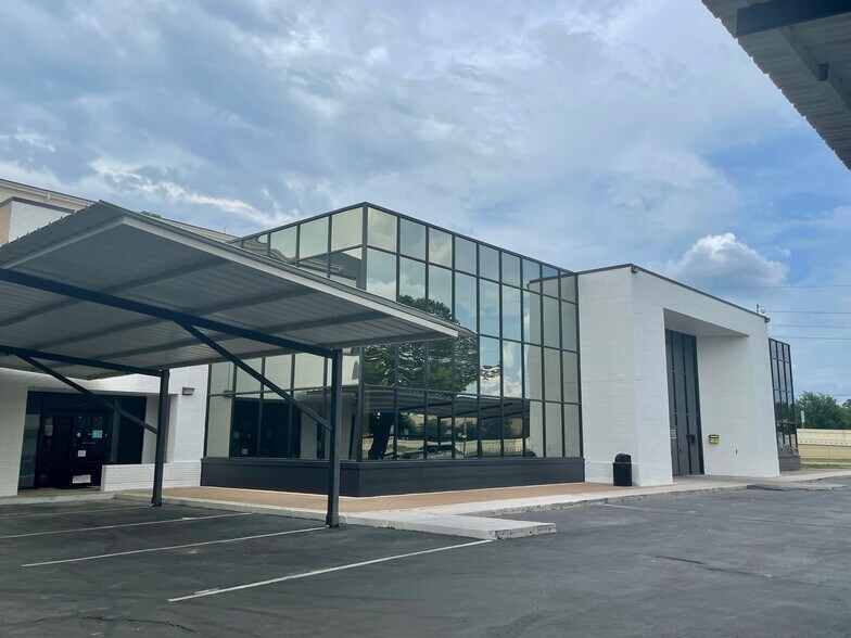 430 Highway 6 S, Houston, TX à louer - Photo du bâtiment - Image 2 de 46