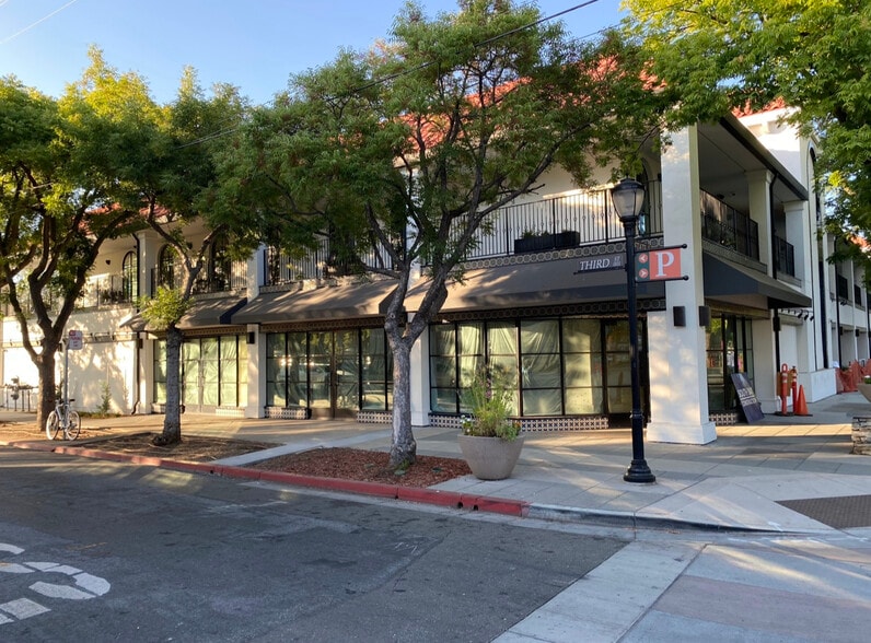 170 State St, Los Altos, CA à louer - Photo du bâtiment - Image 3 de 16