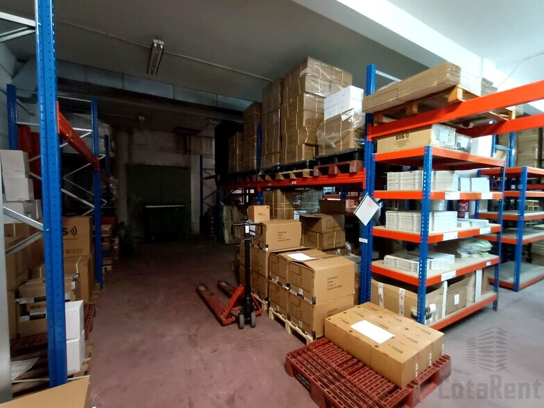 Industrial in Zaragoza, Zaragoza for sale - Interior Photo - Image 2 of 35