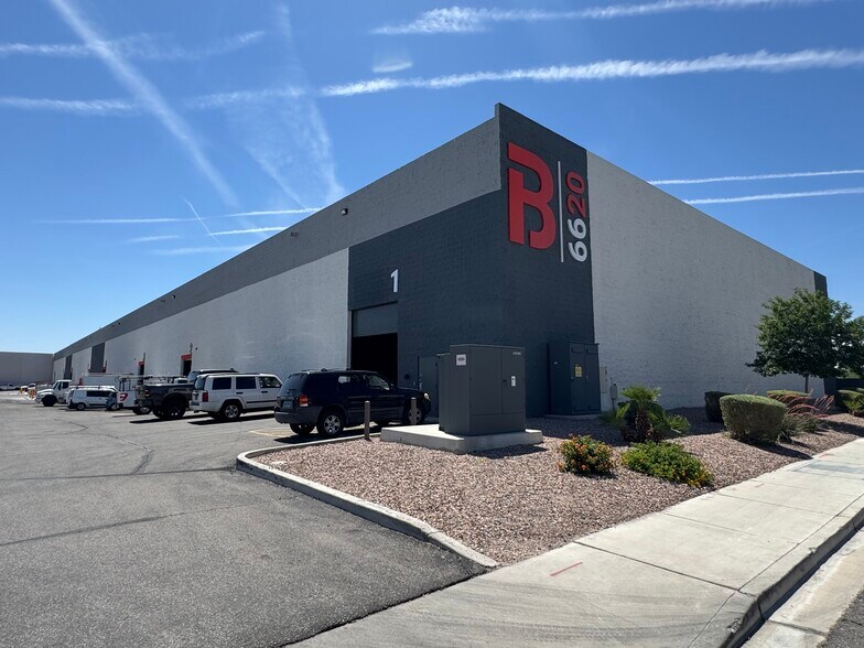 6620 Escondido St, Las Vegas, NV à louer - Photo du bâtiment - Image 2 de 6