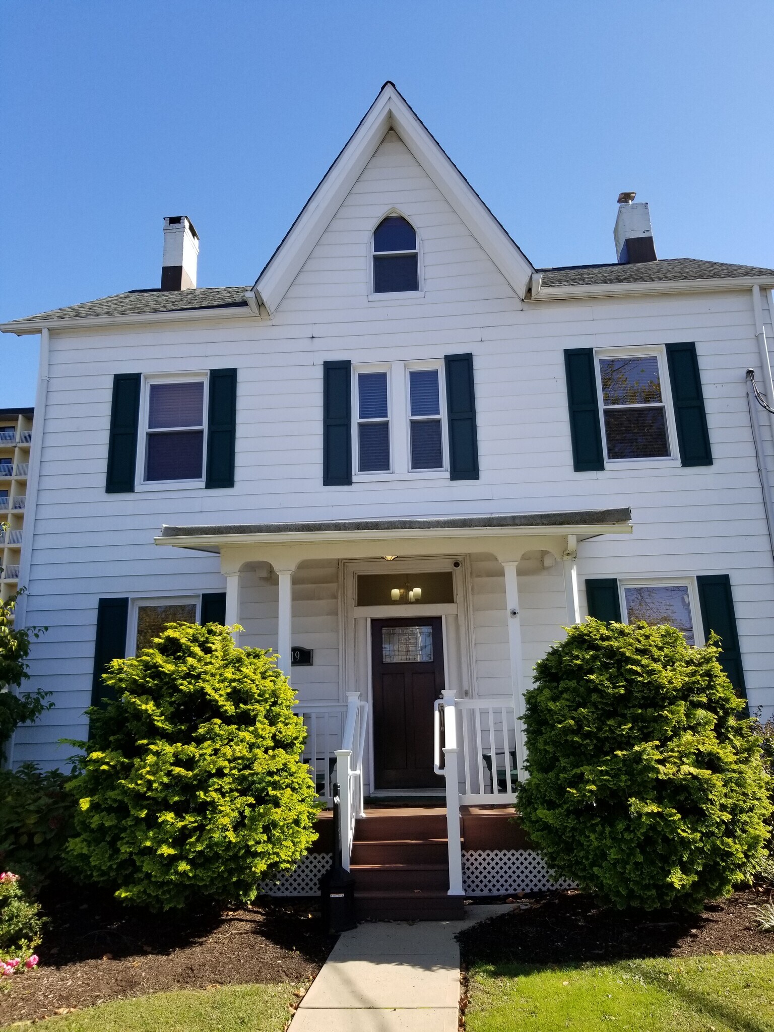 19 N Bridge Ave, Red Bank, NJ à louer Photo principale- Image 1 de 16