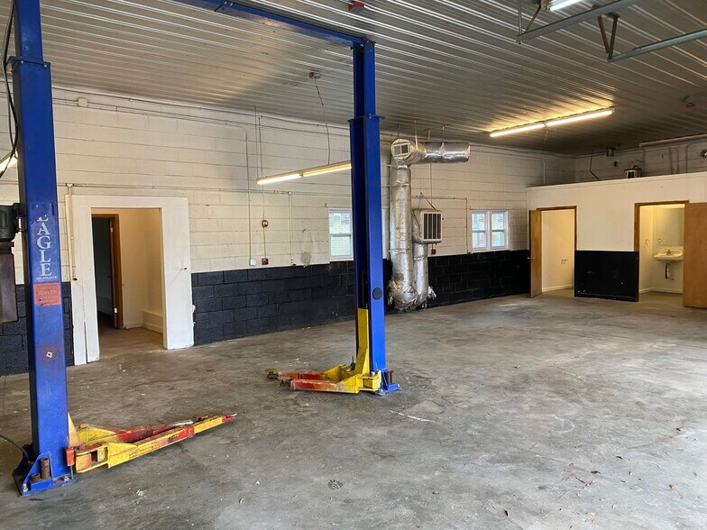 190 Church Circle Ln, Bunnlevel, NC à vendre - Photo principale - Image 1 de 24