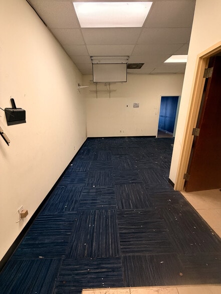 1305 S Cage Blvd, Pharr, TX for lease - Building Photo - Image 2 of 8
