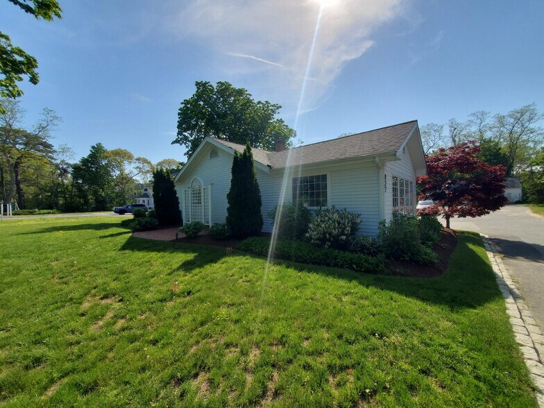 927-935 MA-6A, Yarmouth Port, MA à vendre - Photo du bâtiment - Image 2 de 8