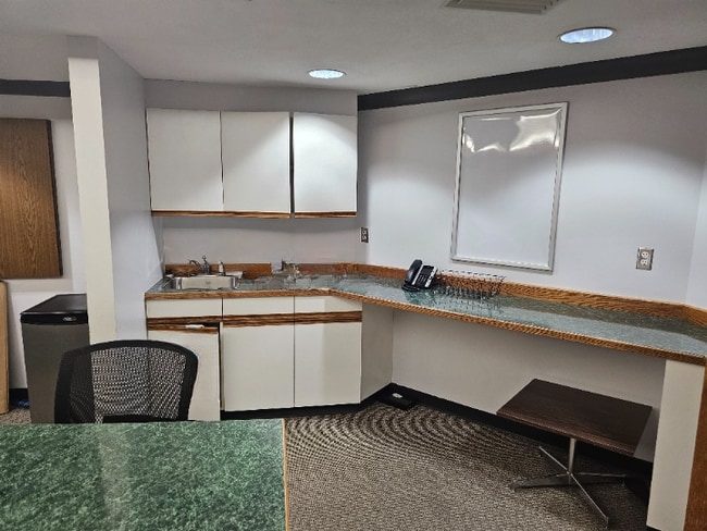 More details for 879 Victoria St, Prince George, BC - Office for Sale