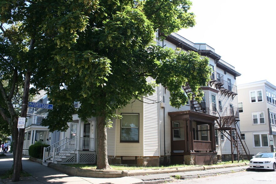 32 Chestnut St, Lynn, MA à vendre - Photo du bâtiment - Image 2 de 2