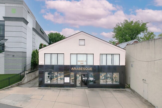 Plus de détails pour 560 Main St, Fort Lee, NJ - Commerce de détail à vendre