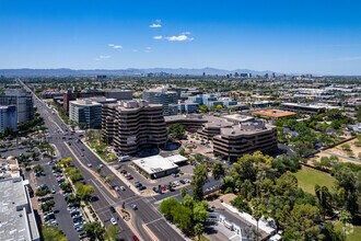 2398 E Camelback Rd, Phoenix, AZ - Aérien  Vue de la carte - Image1