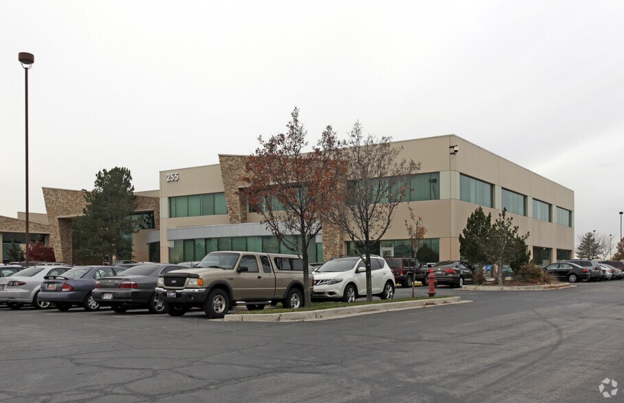 255 Admiral Byrd Rd, Salt Lake City, UT à louer - Photo du bâtiment - Image 2 de 10
