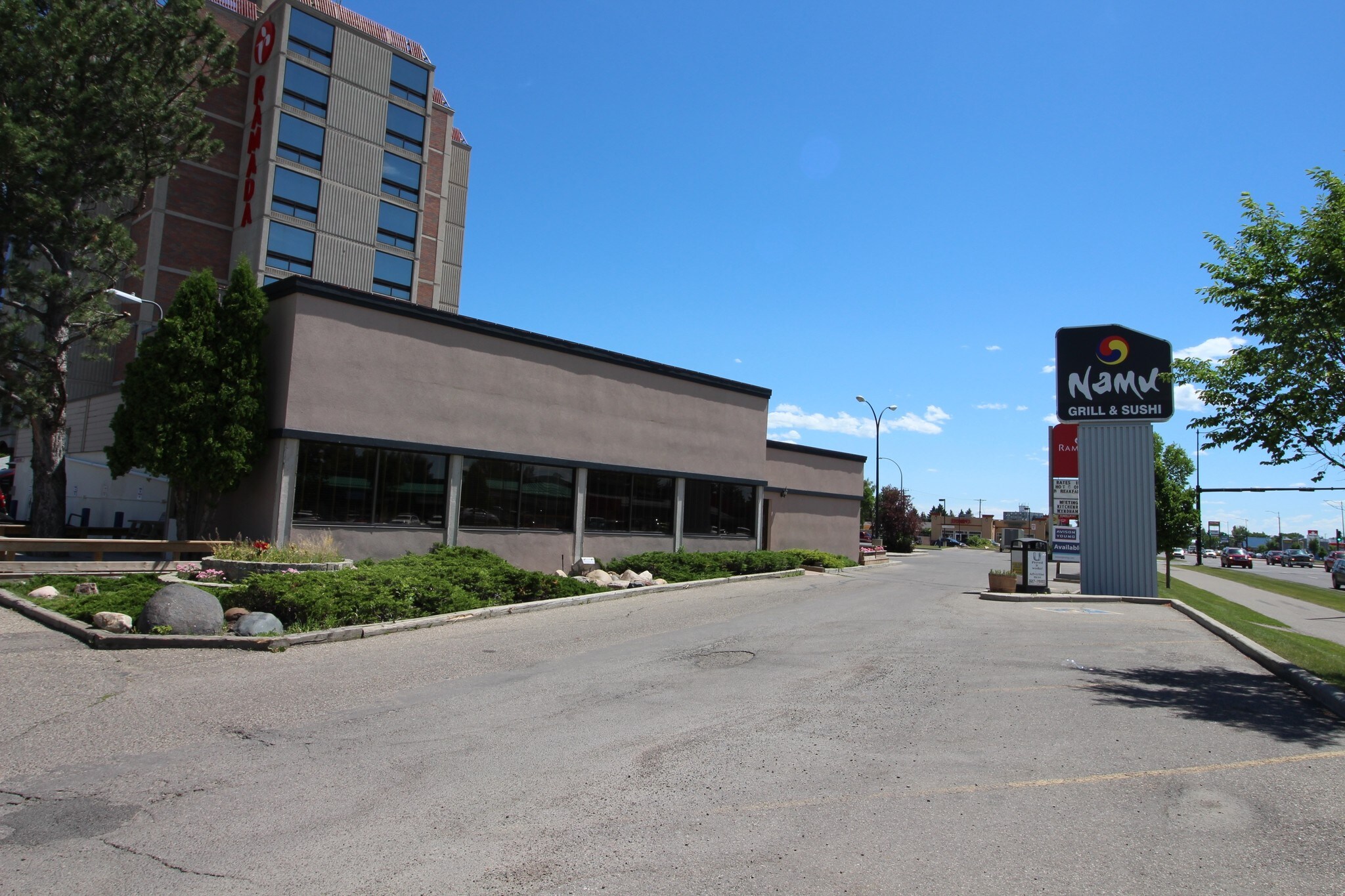 1303 Mayor Magrath Dr S, Lethbridge, AB for sale Primary Photo- Image 1 of 1