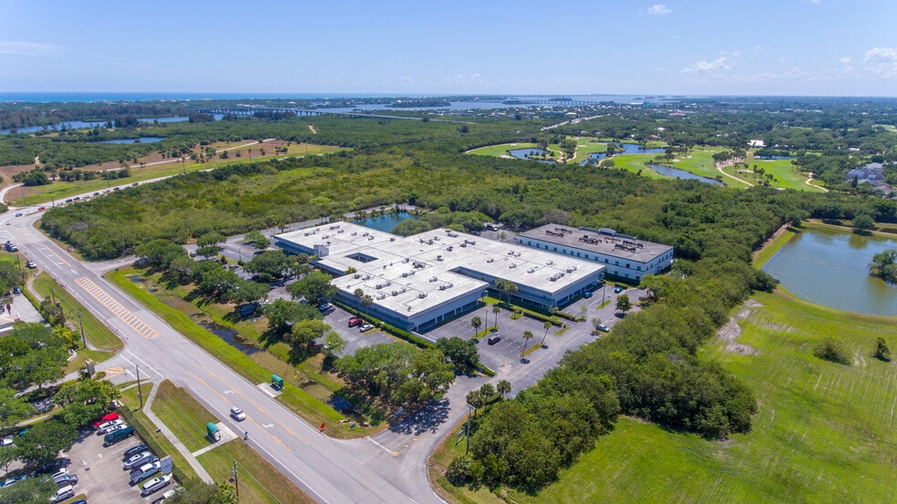 777-787 37th St, Vero Beach, FL for lease - Primary Photo - Image 1 of 6