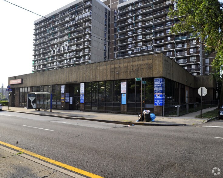 150-28 Union Tpke, Flushing, NY à louer - Photo du bâtiment - Image 3 de 4