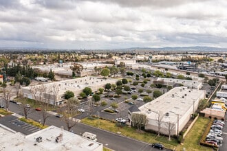 1400-1408 Village Way, Santa Ana, CA - Aérien  Vue de la carte