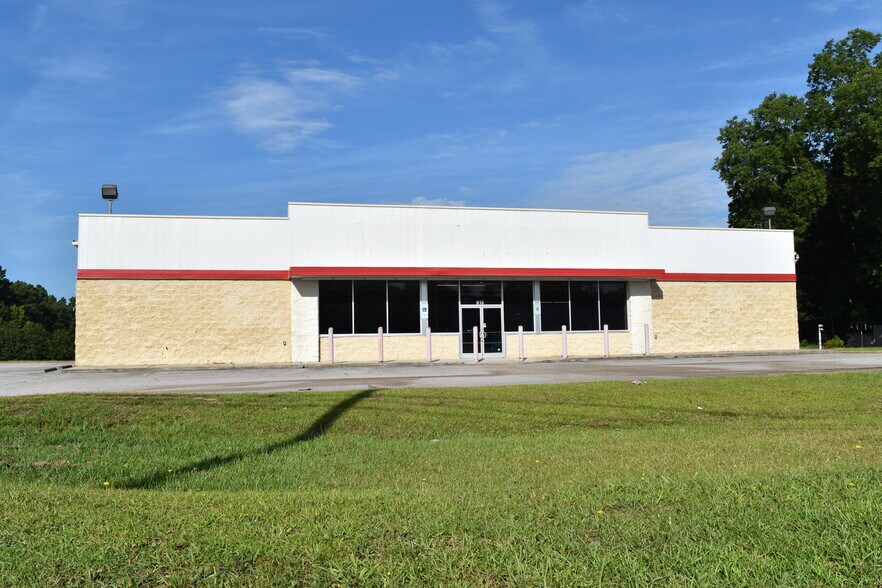 615 S Walnut St, Pamplico, SC à louer - Photo du bâtiment - Image 2 de 24