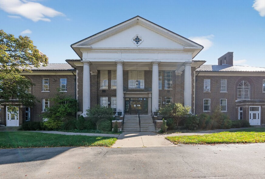 1918 Mechanicsburg Rd, Springfield, OH for sale - Primary Photo - Image 1 of 45